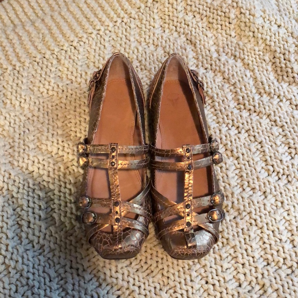 NWT Frye Anna MultiStrap Gold Flats